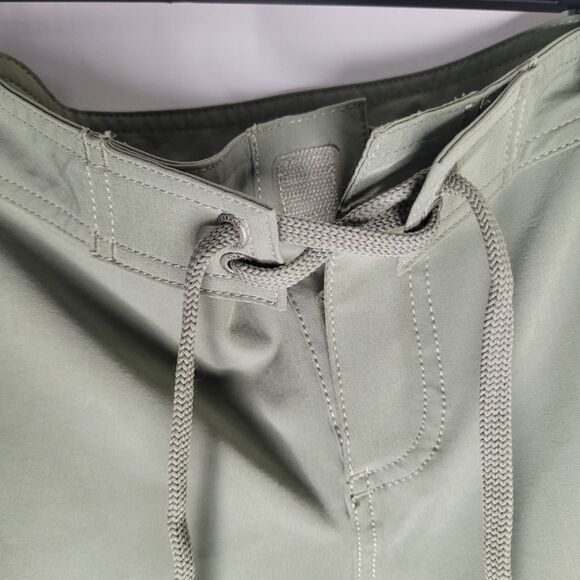 Roxy Women's Green Board Shorts Size Large - Picture 3 of 3